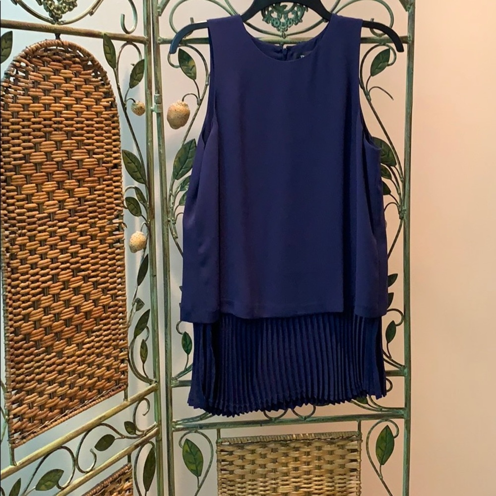 Theory blue ruffled tunic and matching pant